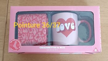 Coffret cadeau mug faïence LOVE et 1 paire de chaussettes assorties femme 36/37