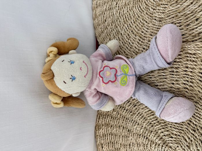 DOUDOU POUPEE PELUCHE NICOTOY KIABI COUETTES TEE-SHIRT FLEUR BRODEE - photo numéro 4