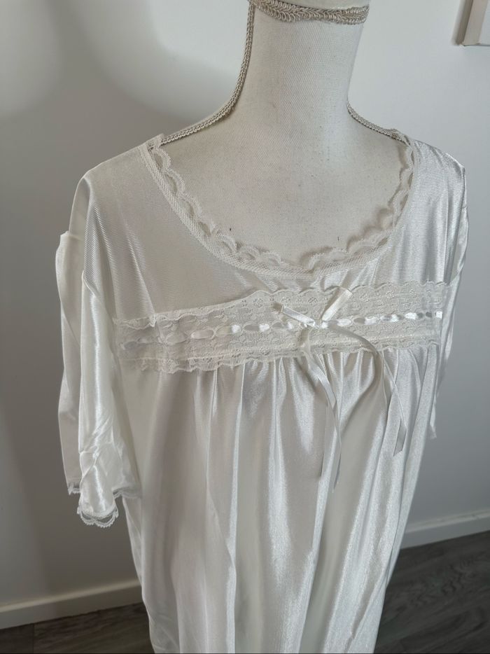 Nuisette chemise de nuit blanche satinée broderies dentelle Vintage T54 7XL - photo numéro 2