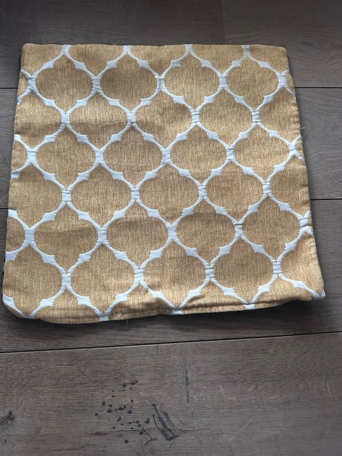 Housse de coussin décorative CASA 43cmx45cm - Ocre motif blanc - photo numéro 4