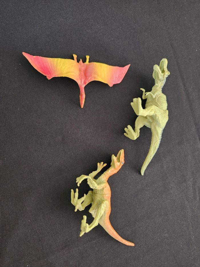 Lot trois dinosaures team city et jeep jurassic