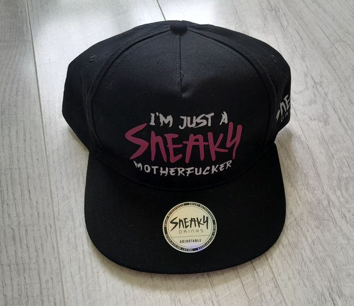 Casquette sneaky
