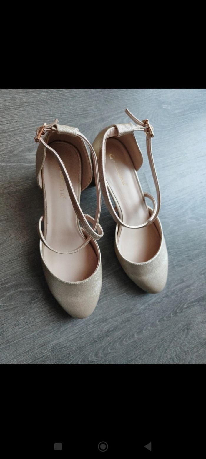 Escarpins dorés - photo numéro 5