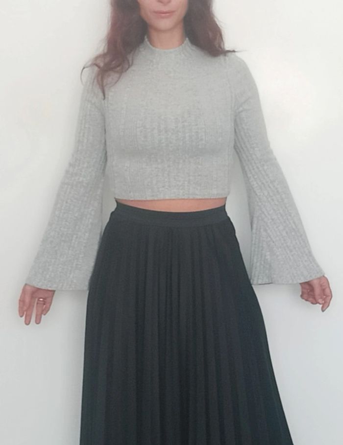 Pull moulant court manches évasées taille 38