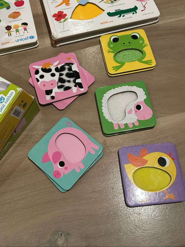 Lot de 2 Livres mes premiers mots, mes premières couleurs et jeu la ferme du toucher - photo numéro 5