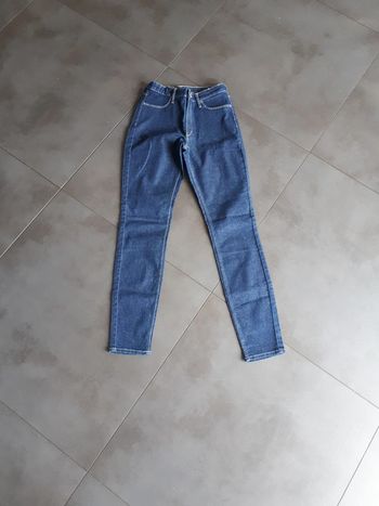 Jean skinny fit neuf H et M 12 -13 ans 158 cm