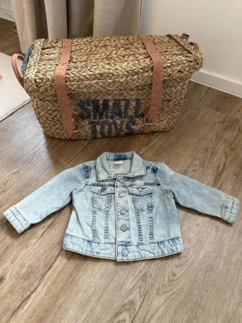 Veste en jeans bébé garçon H&M taille 9 mois en parfait état