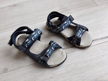 Chaussures garçon sandales bleu marine à scratchs pointure 30