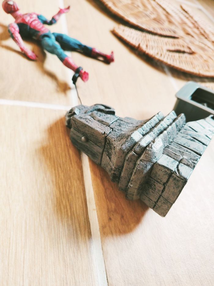 🦟 Figurine Spider-man Marvel super poseable et gargoyle année 2002 Toy biz - photo numéro 8