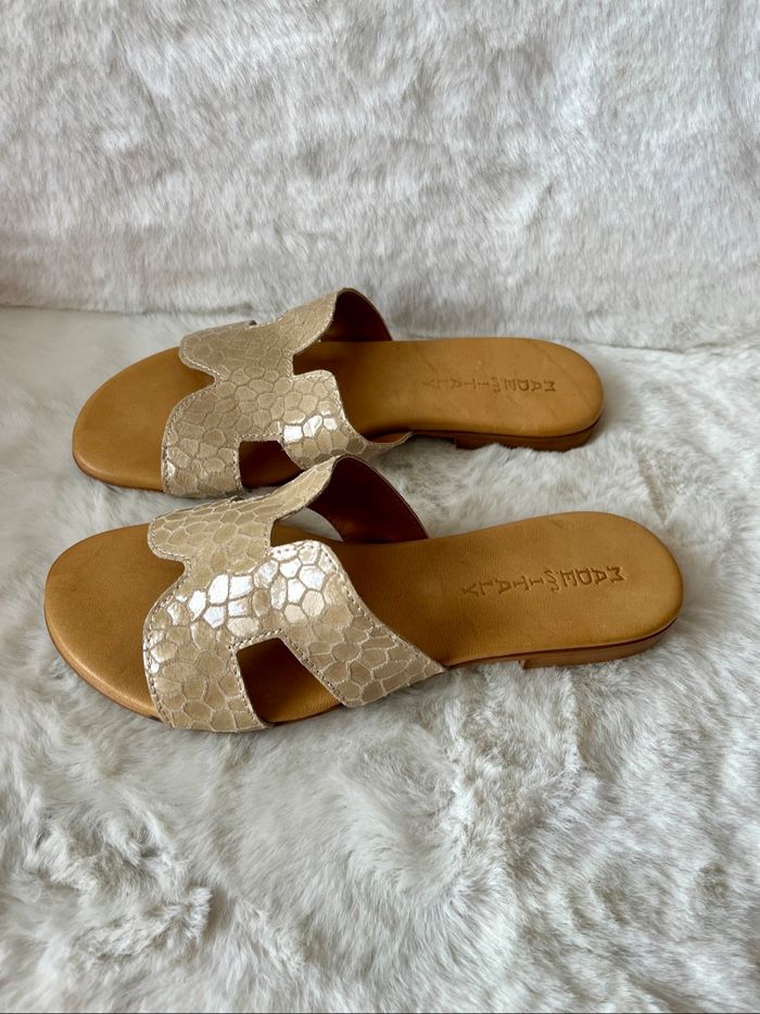 Sandales, claquette, mules beiges en cuir pointure 36 - photo numéro 2