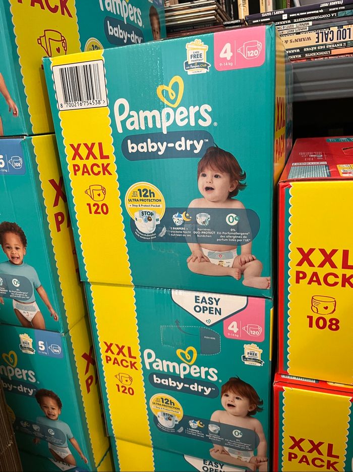 Couches Pampers baby dry taille 4