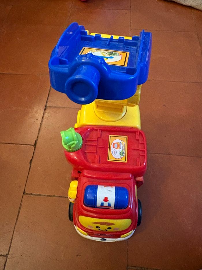 Tut tut bolide camion pompier - photo numéro 2