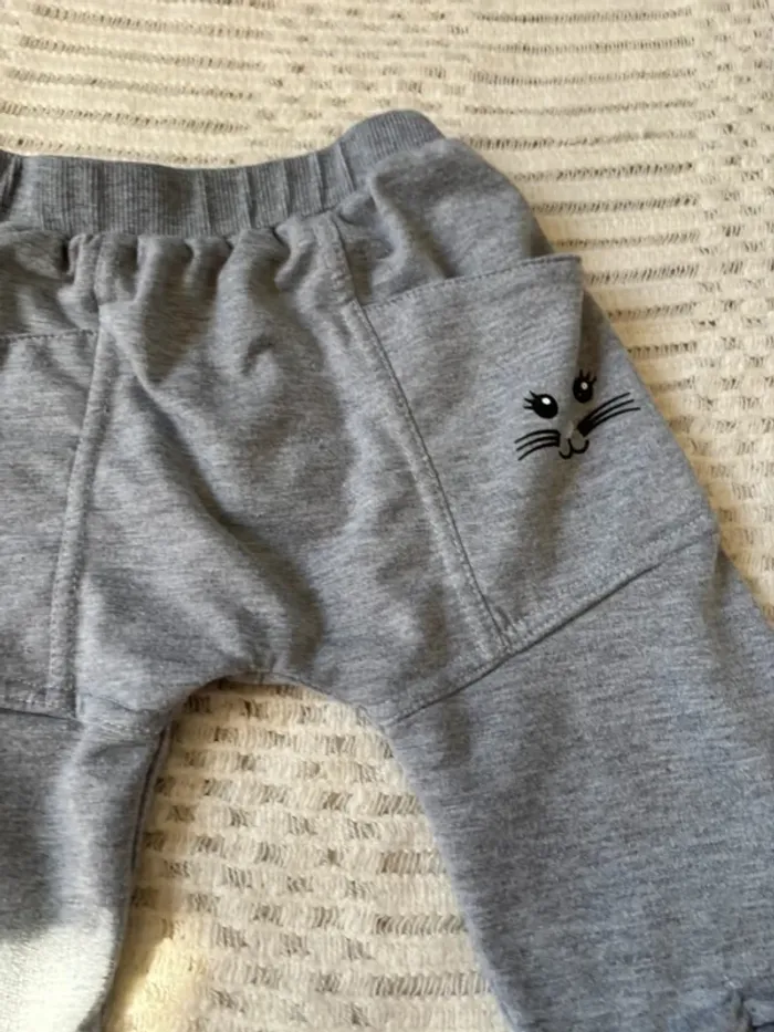 Pantalon de survêtement fille 23 mois - photo numéro 4