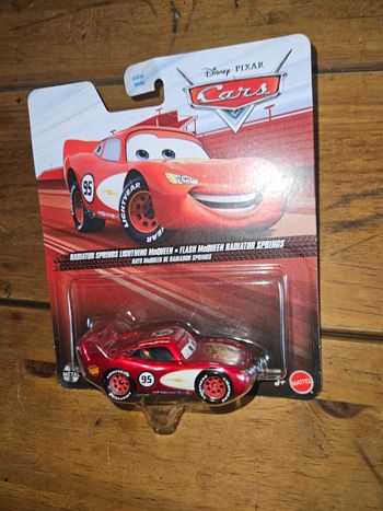 Voiture Disney Pixar Cars Flash McQueen Radiator Springs – Métal Mattel