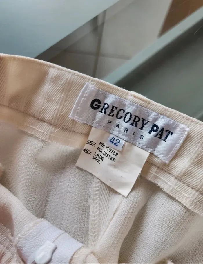Superbe Pantalon Tailleur de couleur Crème de marque Gregory Pat et de taille 42 - photo numéro 6