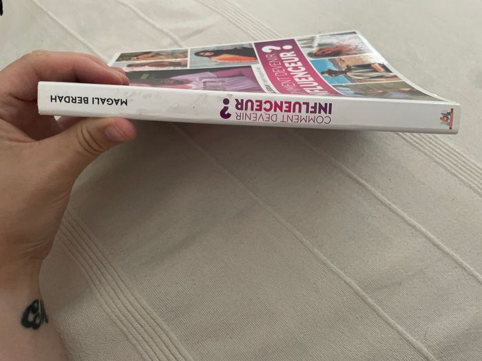 LIVRE COMMENT DEVENIR INFLUENCEUR DE MAGALIE BERDAH - photo numéro 2
