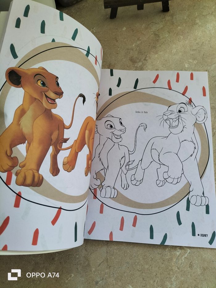 Disney 🖤 Livre de coloriages - photo numéro 3