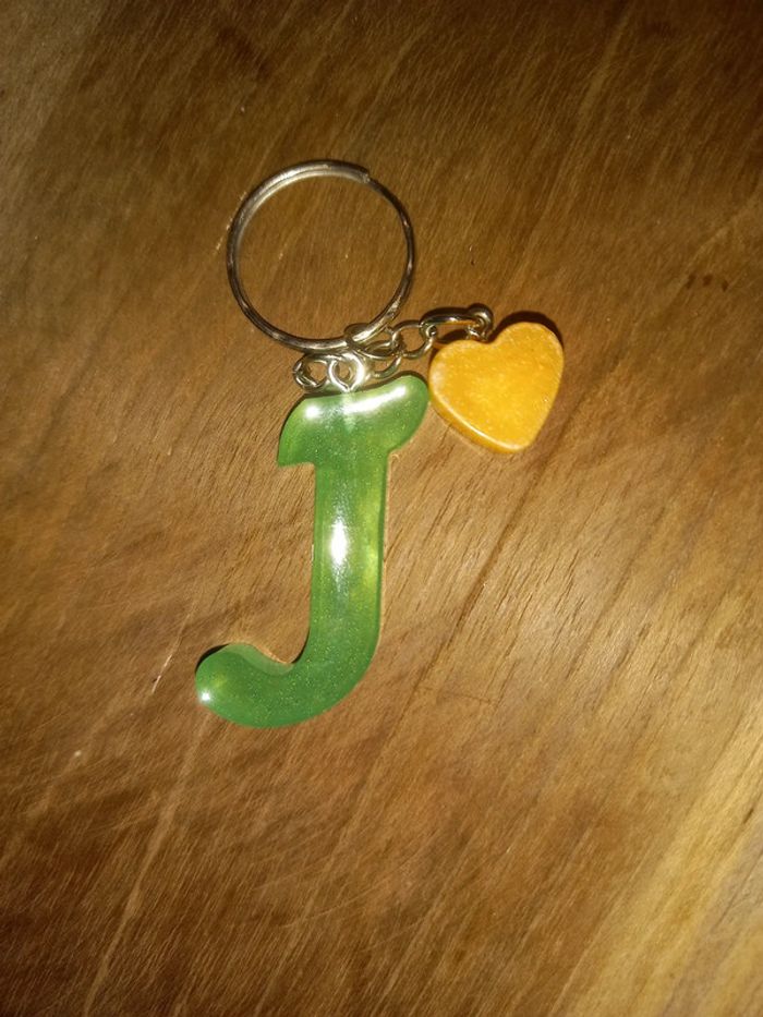 Porte clé lettre J résine epoxy