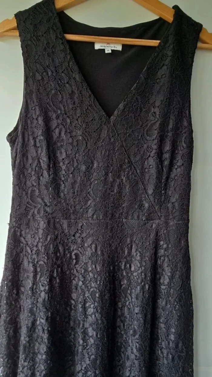 Robe à dentelle noir - photo numéro 5