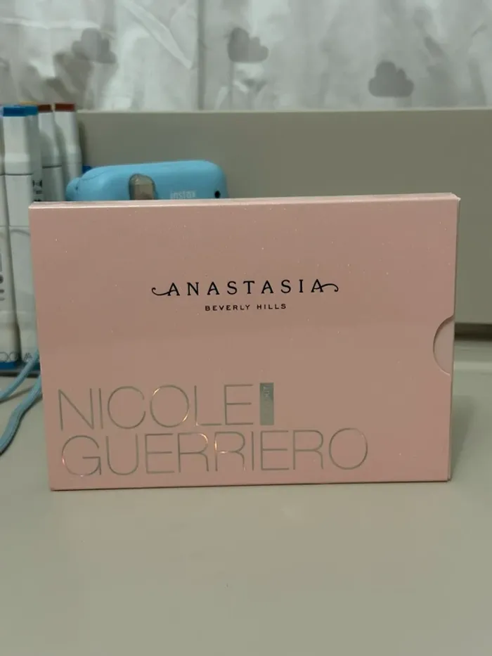 Palette enlumineur hilighter Nicole guerriero Anastasia Berverly Hills