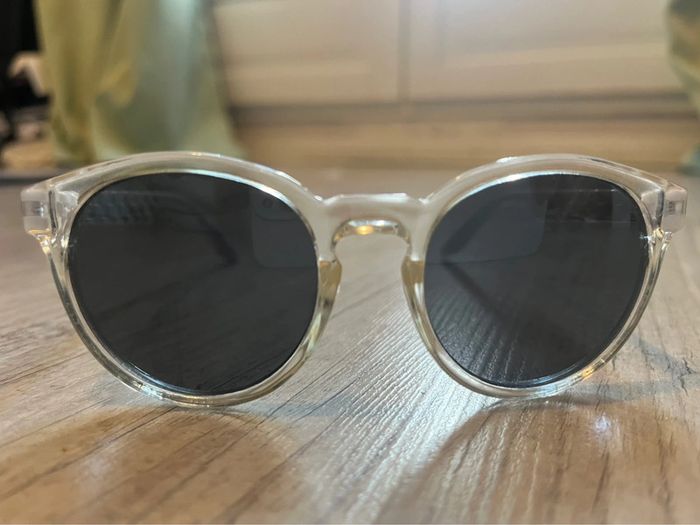 Lunette de soleil - photo numéro 2