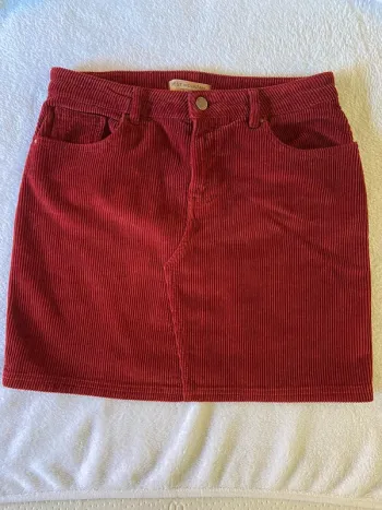 Jupe en velours rouge bordeaux