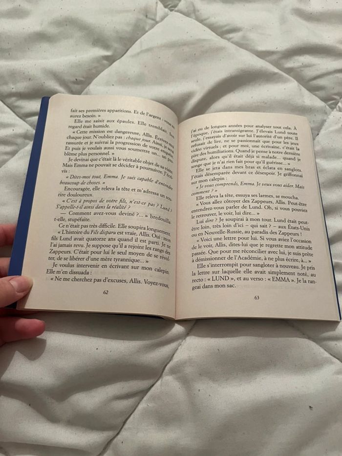 Livre La mort des livres Virus L.i.v - photo numéro 3