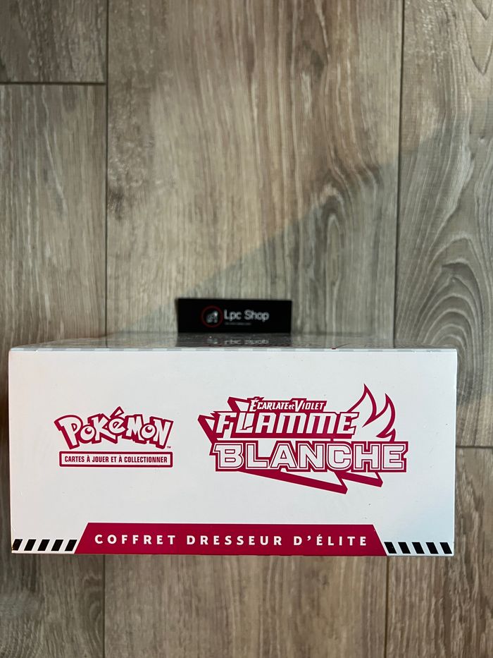 POKÉMON - COFFRET FLAMME BLANCHE - ETB EV 10.5 - FR NEUF & DÉFAUT SCELLAGE - photo numéro 2