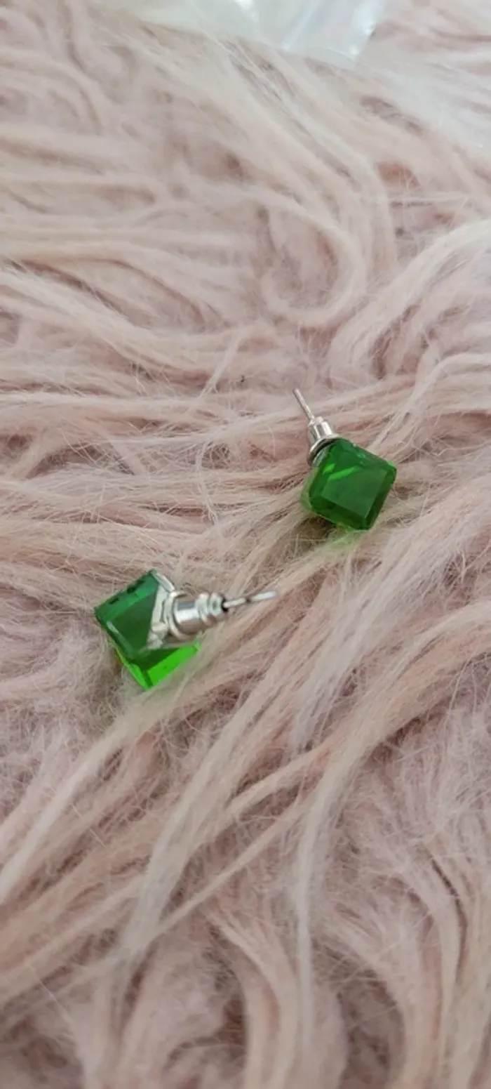 Boucles d'oreilles cube vert - photo numéro 3