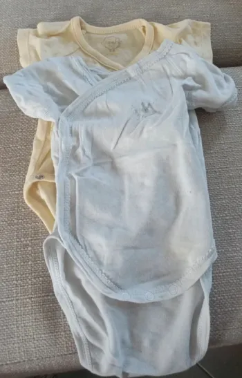 Lot bodies 3 mois