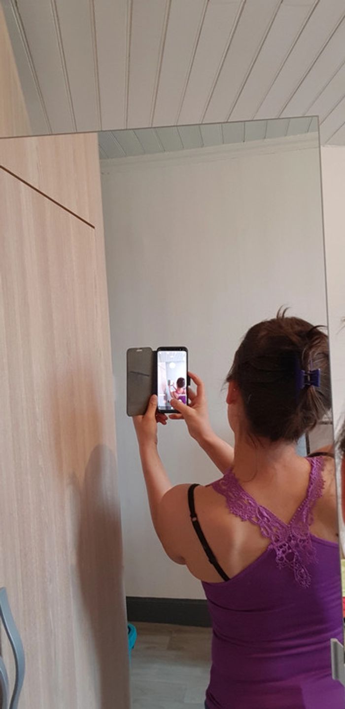 Débardeur de matière moulante