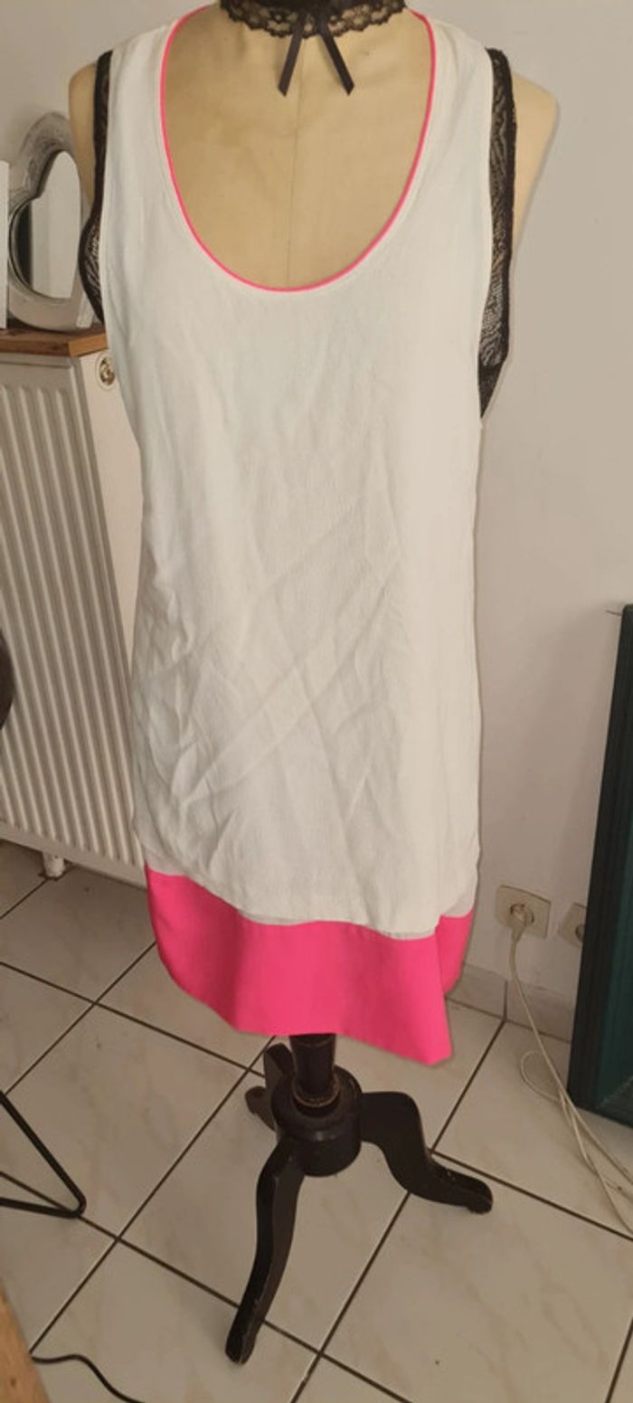 Robe sandro taille 3 dentelle noire