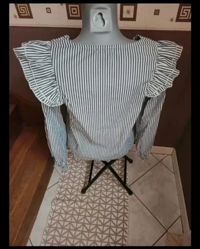 Superbe blouse à volants 38 - photo numéro 7