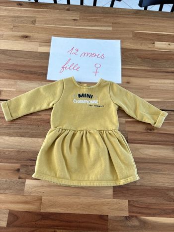 Robe jaune doré