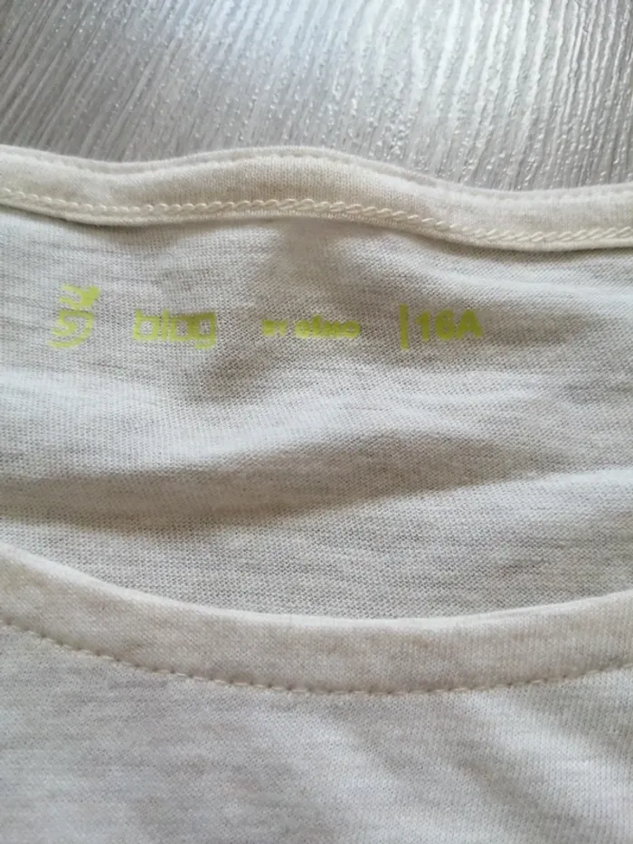 Tee-shirt beige à message, manches chauve souris en dentelle / gémo / (16ans) - photo numéro 2