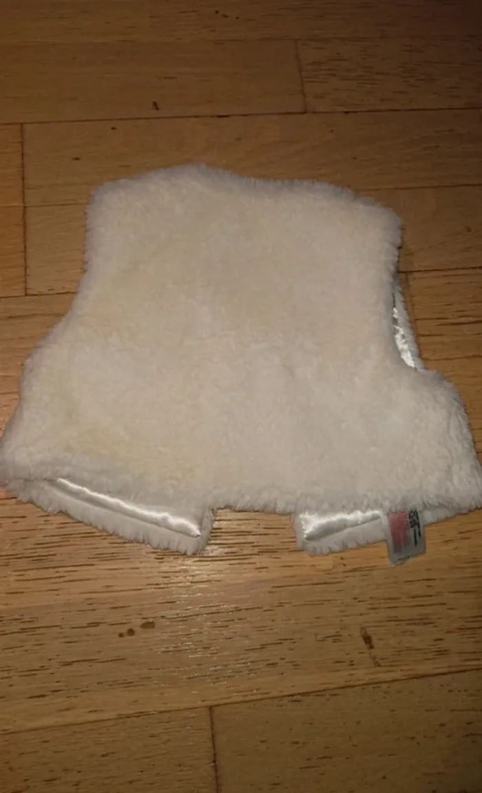 Veste sans manches fourrure blanche - photo numéro 2