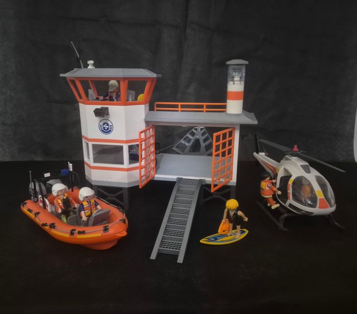 Playmobil - Station des gardes côtes 5539 et hélicoptère 5542 - L'alerte est donnée