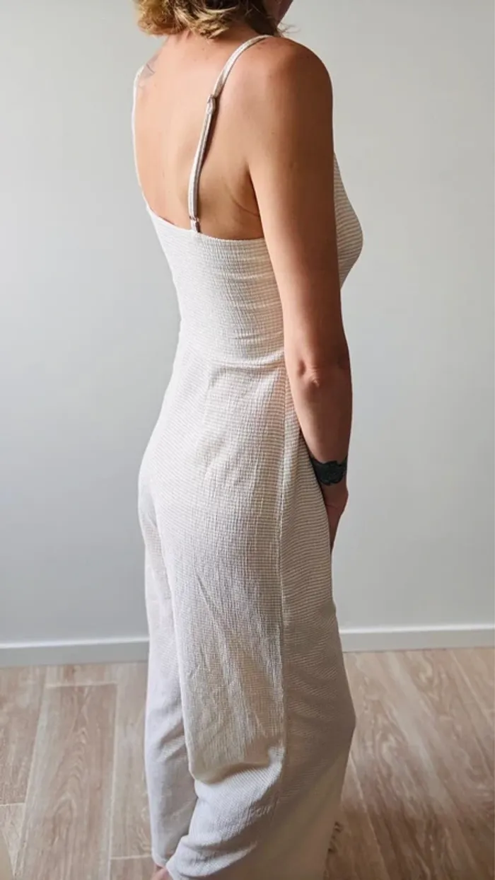 Combinaison beige Stradivarius taille M en parfait état - photo numéro 8
