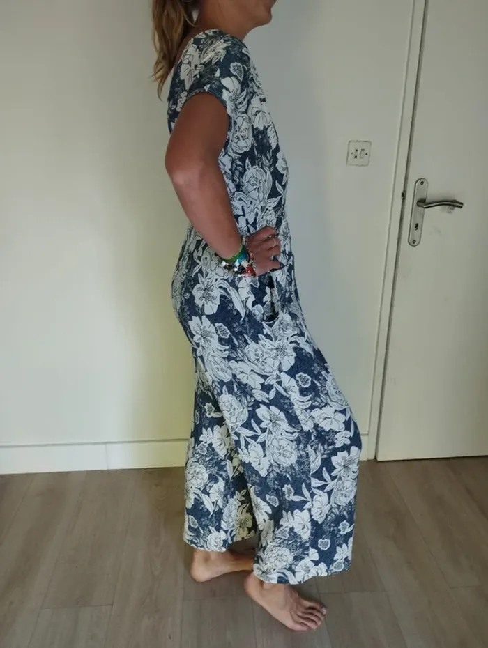 👗 Combinaison femme – Bleu & blanc à fleurs – Taille XL/XXL – Marque Miee Aleee – Très bon état