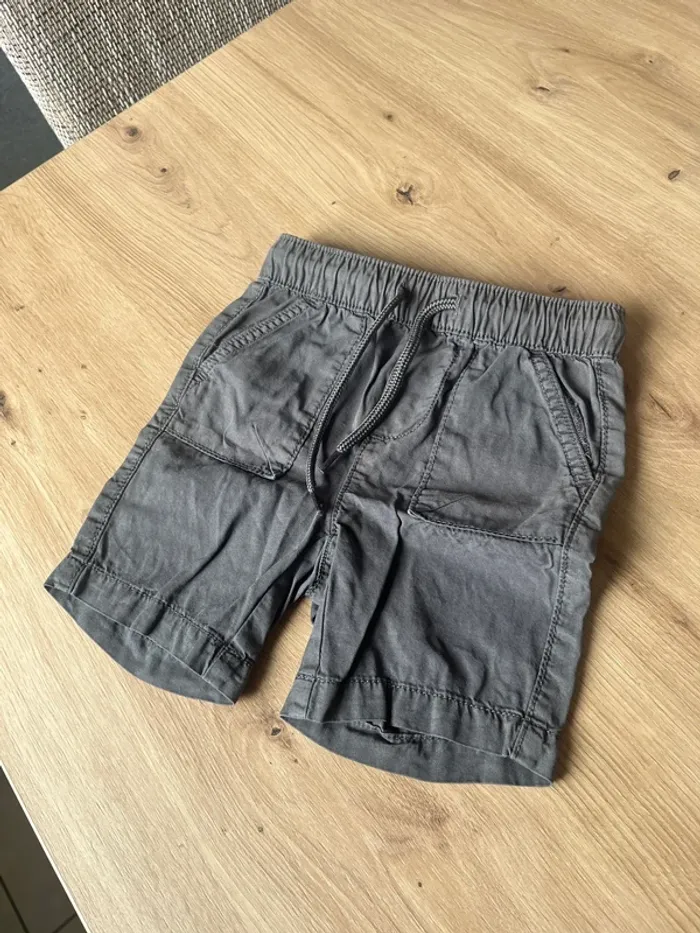 Short gris