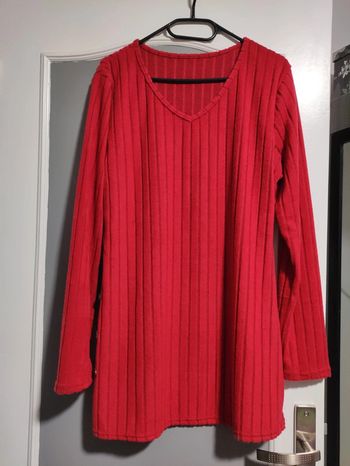 Haut col V fente sur le côté taille 46