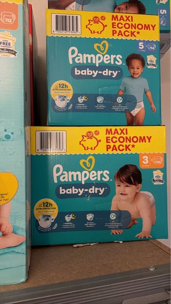 Couches Pampers baby dry taille 3 