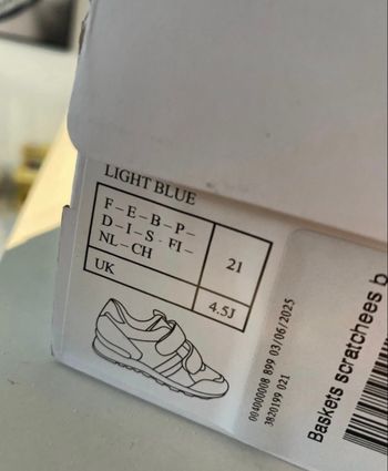 Baskets vertbaudet taille 21