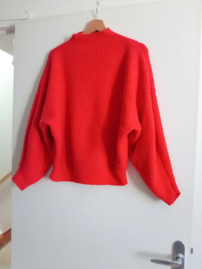 Pull orange taile unique