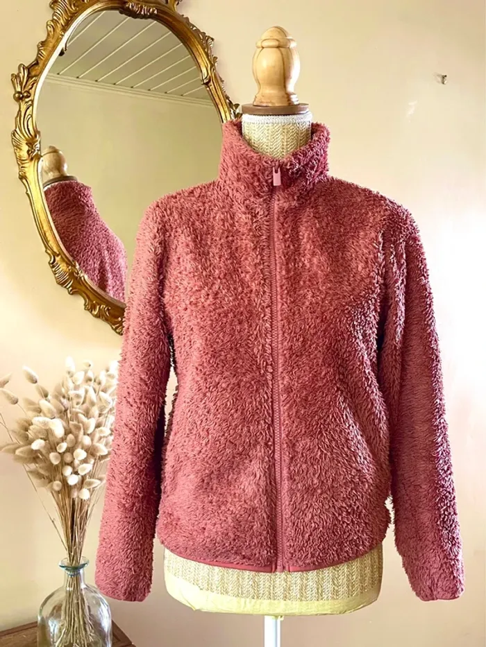 sublime Veste zippee pilou molletonnee douce couleur rose foncee  Uniqlo taille XS - photo numéro 3