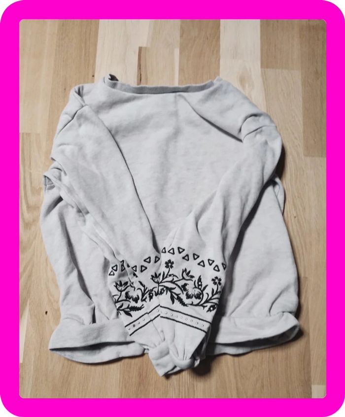 Pull Gémo taille 8 ans en  bon état