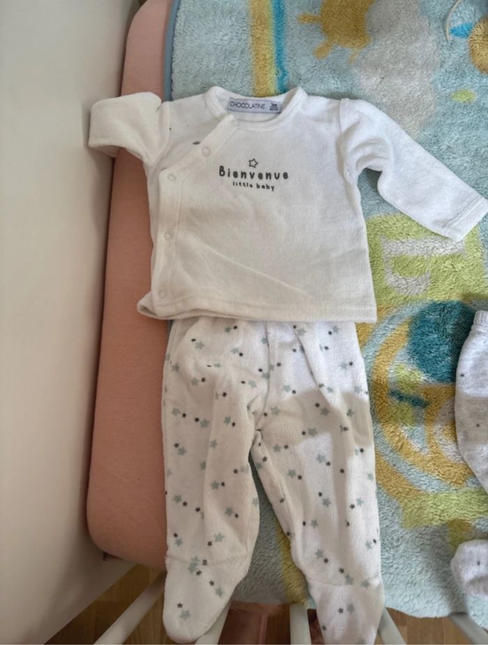 Pyjamas 1-3mois - photo numéro 3