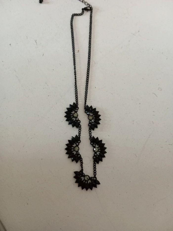 Collier noir - photo numéro 3