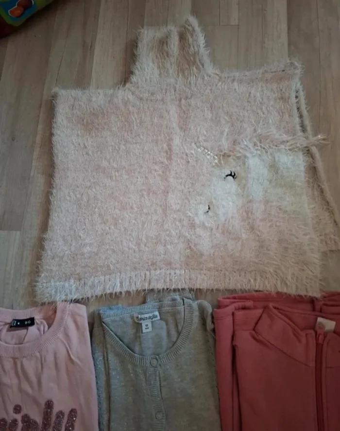 Lot pull, veste, gilet, polaire, poncho - photo numéro 4