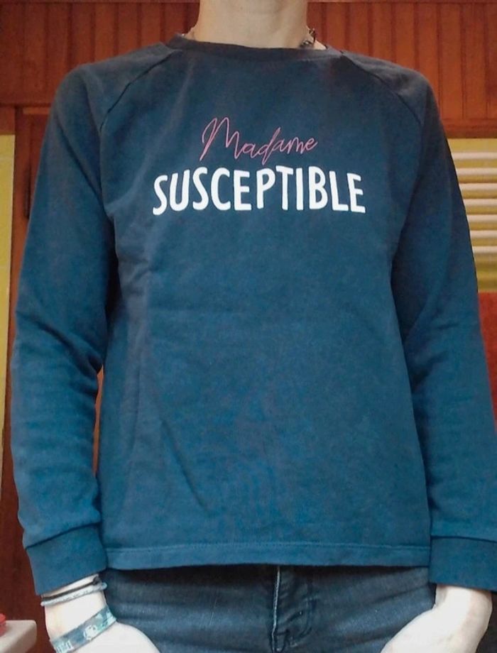 Sweat femme bleu marine Madame Susceptible - photo numéro 3